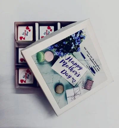 Mother's Day Homemade Chocolate Gift Box 2